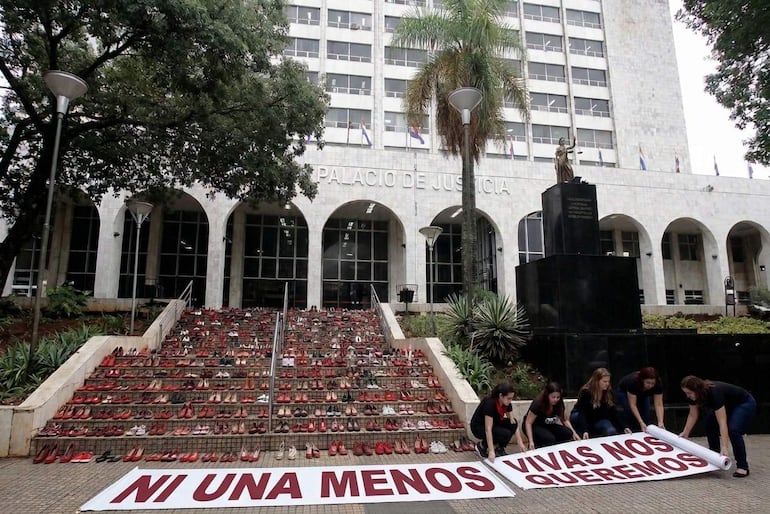 Plantean juzgados especializados contra feminicidios en Paraguay para evitar que la burocracia mate Plantean juzgados especializados contra feminicidios en Paraguay para evitar que la burocracia mate