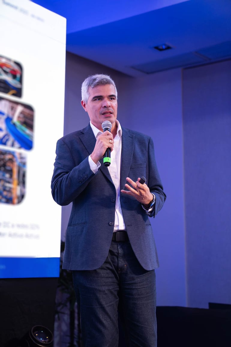 Edgar Núñez, gerente de aseguramiento del servicio de Bancard.