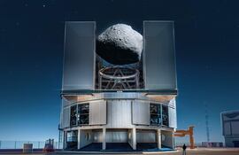 Recreación artística que compara el tamaño del del asteroide 1998 KY26 comparado con el telescopio de largo alcance (VLT).