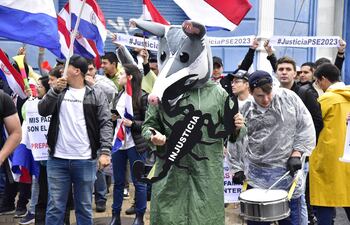 Los desvinculados de Itaipú tras el último concurso lograron ser escuchados y sus evaluaciones se analizarán caso por caso.