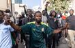 Manifestantes protestan contra la postergación de las elecciones presidenciales en Senegal, el pasado lunes en Dakar,