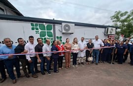 Autoridades sanitarias y políticas habilitan consultorio externo en el Hospital Regional de Paraguarí.
