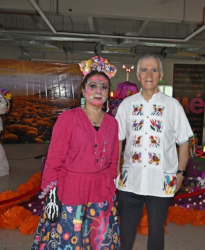 Jacqueline Morán, jefa de Cancillería de la Embajada de México y Juan Manuel Nungaray, embajador de México en Paraguay.