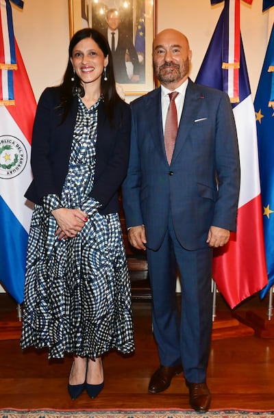 La diputada de la Asamblea Nacional de Francia, Eléonore Caroit y el embajador de Francia, Don Pierre-Christian Soccoja.