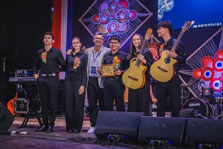 El grupo Jerovia obtuvo el trofeo Félix Fernández.