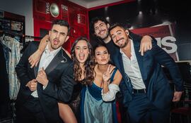 "Nadie dice Nada" llega a Paraguay. Santi Talledo, Flor Jazmín Peña, Momi Giardina, Martín Garabal y Nicolás Occhiato.