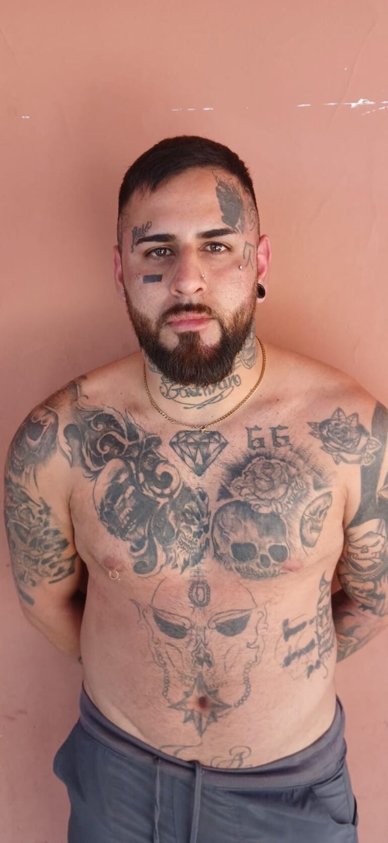 Junior Javier Zorrilla Morínigo, de 28 años, señalado como un distribuidor activo de drogas con vínculos con la organización criminal PCC.