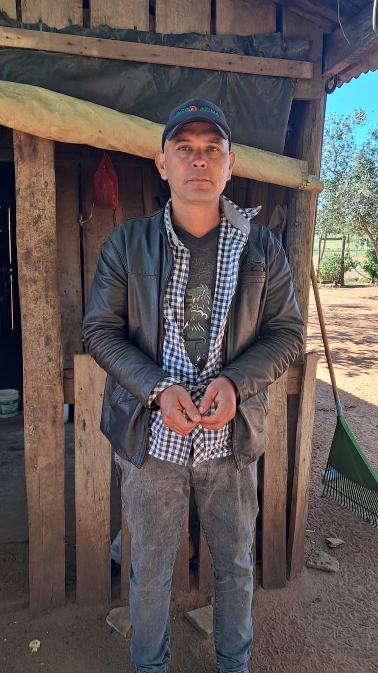 Edgar Rubén Galeano Jara, presunto autor del asesinato, detenido por la Policía. El hombre confesó el crimen y se entregó en la comisaría jurisdiccional.