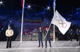 La bandera olímpica ha sido entregada oficialmente.
Ahora está en manos de nuestros nuevos anfitriones, que confían el legado, la pasión y la excelencia de los Juegos a los Alpes Franceses 2030.