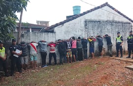 Redada en “barrio Mosquito” de Encarnación resulta con dos detenidos y 14 demorados