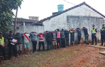 Redada en “barrio Mosquito” de Encarnación resulta con dos detenidos y 14 demorados