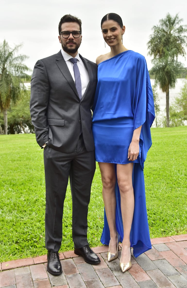 José Paredes y Geraldine Decoud.