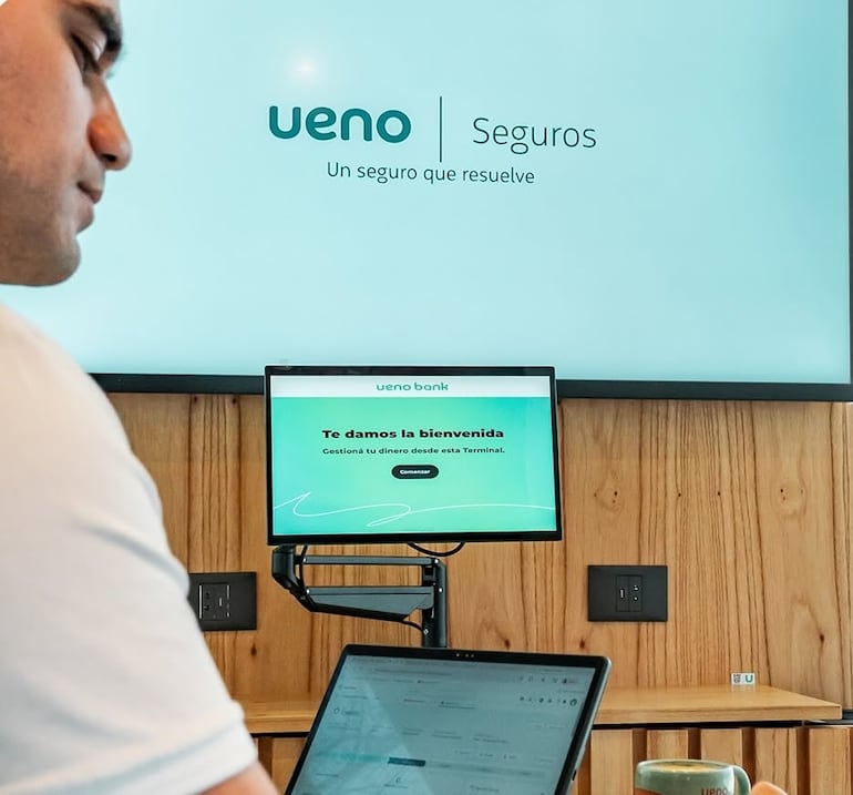 Publicidad de Ueno seguros.