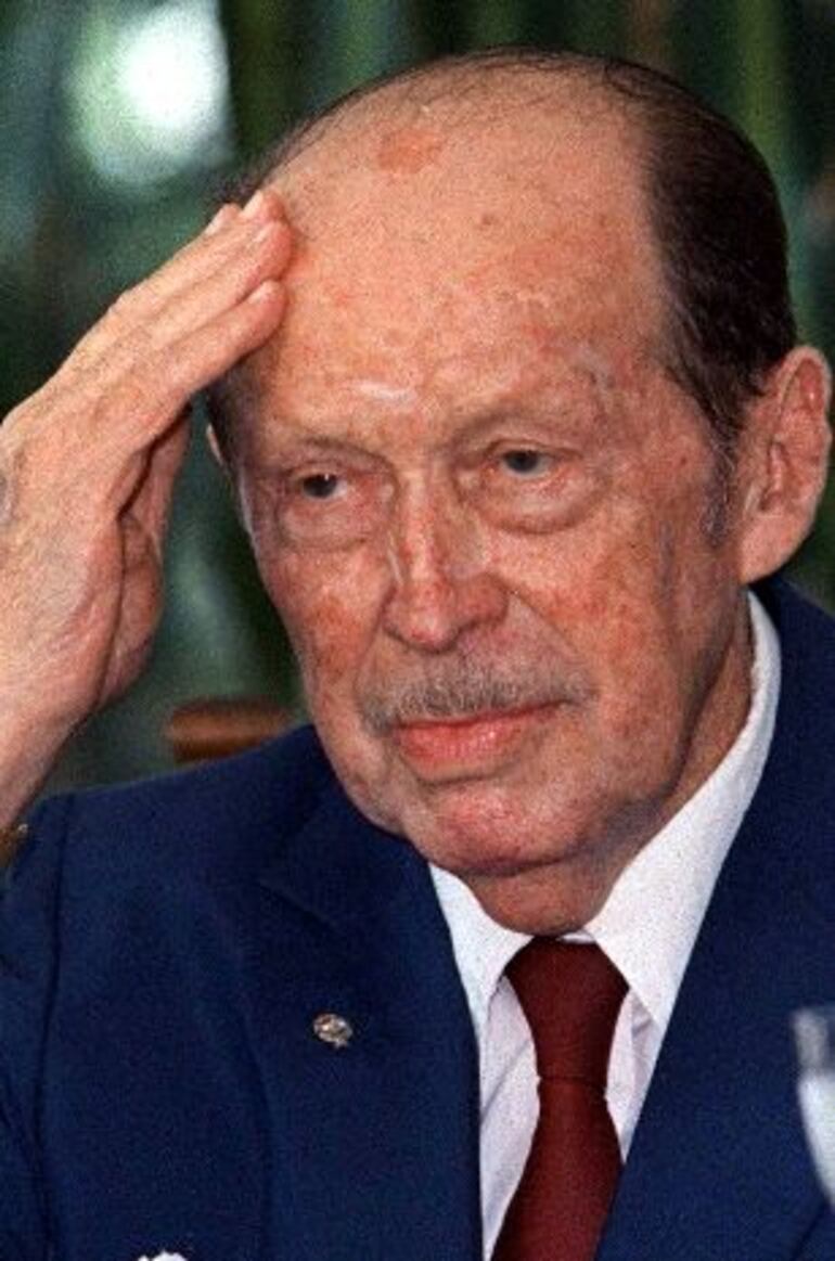 Hace 35 años se hundía la dictadura de Alfredo Stroessner hoy nos