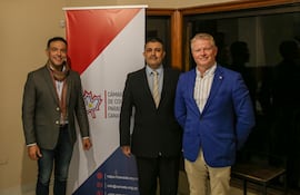 Directivos de la Cámara de Comercio Paraguayo-Canadiense.
