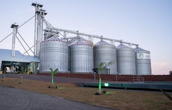 Agrofértil amplía su red logística con una nueva unidad estratégica diseñada para brindar mayor eficiencia, capacidad de acopio y respaldo a los productores de una de las principales zonas agrícolas del país.