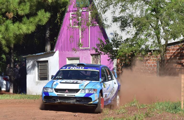 Jhimmy Sanjinez (Mitsubishi Lancer EvoX) llega con chances de ser campeón CO2.