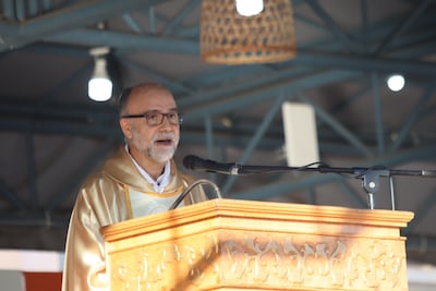El padre Alberto Luna estuvo a cargo de la misa central en la Basílica de Caacupé.