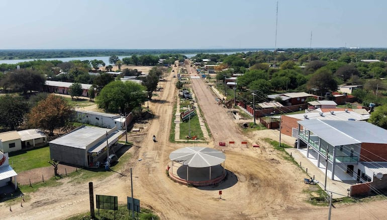 Entrada a la comunidad de Carmelo Peralta, trabajo complementario de reparacion