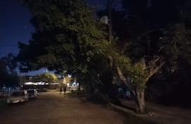 Camiones dejan sin luz a vecinos en barrio Santa María y crece reclamo por falta de control