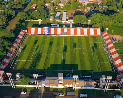 El estadio Ka'arendy del General Caballero de Juan León Mallorquín (Alto Paraná) recibirá esta mañana el partido entre el local y el Deportivo Santaní, clave en la lucha por el ascenso a Primera.
