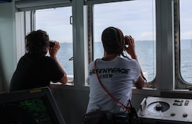 Miembros del rompehielos de Greenpeace 'Arctic Sunrise'.
