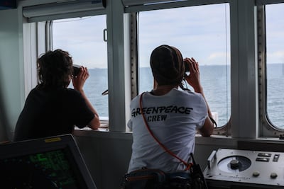 Miembros del rompehielos de Greenpeace 'Arctic Sunrise'.