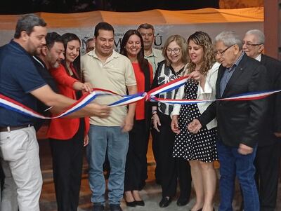 El intendente Municipal de Pilar, Fernando Ramírez (ANR) junto a los escritores nacionales y locales habilitaron oficialmente la cuarta Feria Nacional del Libro en la ciudad de Pilar.