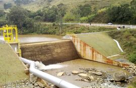 Ejemplo de una central de pasada, Nido de Águilas, en Chile.