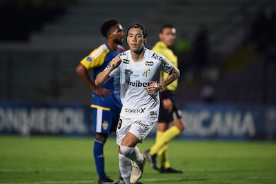 Gabriel Bontempo (21 años) abrió con su tanto el camino de la goleada del Santos contra la Universidad Central de Venezuela por 4-1.