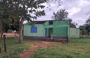 Una vivienda se quedó sin el techo tras el temporal que azotó a la ciudad de Karapaí.