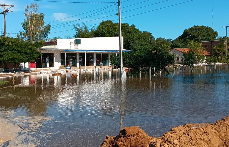 Inundaciones en Cerrito (Ñeembucú), del 8 de noviembre último. (Imagen referencial d la crecida del rio Paraná).