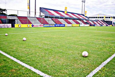 En el estadio Gunther Vogel, Atlético Colegiales oficiará de local para recibir el líder Deportivo Recoleta.