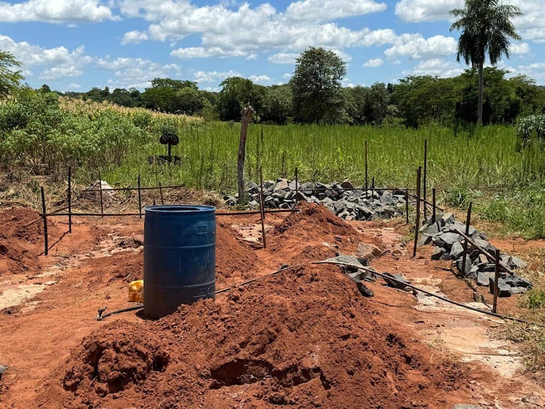 En el lugar los interventores constataron que los presuntos invasores estaban iniciando la construcción de una vivienda