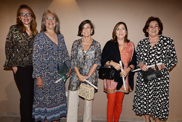 Liz Cramer, Carmen Wood, Maidi Meza, Manola de Scaletti y Mónica Gibson.