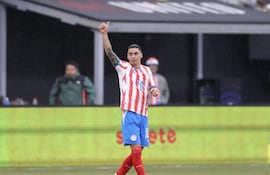 Miguel Almirón, jugador de la selección de Paraguay, celebra un gol en el partido amistoso frente a Bolivia por la Fecha FIFA de setiembre-octubre en el estadio Audi Field, en Washington D.C., Estados Unidos.