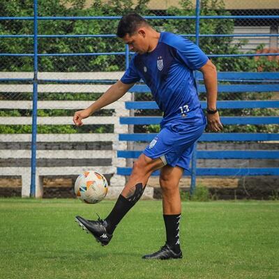 Walter Cabrera Cañiza (07/01/1990), expeditivo defensor del Sportivo Ameliano.