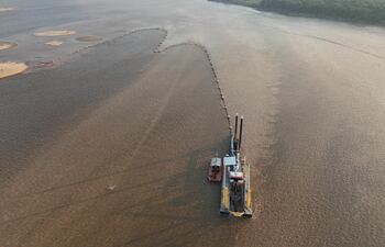 Gremios sojeros insisten en mantener la navegabilidad de ambos ríos.