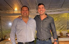 El senador Derlis Maidana (ANR, HC) y el presidente Santiago Peña.