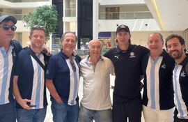 Guillermo Francella en Paraguay: pasión Racing en la final de la Copa Sudamericana