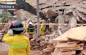 Derrumbe de edificio en construcción en Encarnación.