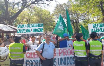 Manifestación en contra del Registro Unificado Nacional.