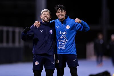 Julio César Enciso Espínola (21 años) y Gustavo Raúl Gómez (32), futbolistas albirrojos.