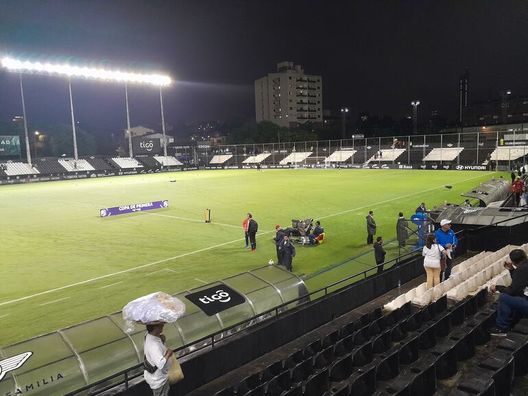 Así luce el estadio La Huerta a poco de Libertad vs. Cerro Porteño por el torneo Apertura 2024 del fútbol paraguayo.
