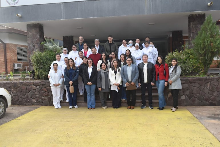 Médicos y personal de salud participaron del acto de unificación de la dirección del Hospital Integrado de Ayolas.