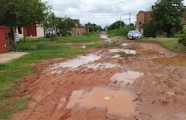 La calle Mariano Molas, entre Yegros y Pedro Juan Caballero de Mariano Roque Alonso, en el Barrio San Luis fracción La Querencia.