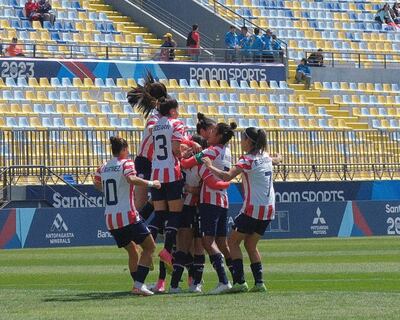La selección paraguaya femenina durante el duelo ante Jamaica, en el estadio Sausalito de Viña del Mar, por los Juegos Panamericanos Santiago 2023.
