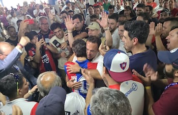 Carlos Rejala aceptó la derrota electoral y felicitó a Blas Reguera como nuevo presidente de Cerro Porteño.