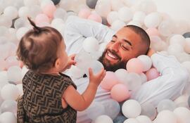 Maluma celebró el primer añito de su hija Paris con una divertida fiesta infantil.
