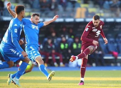 Empoli (Italy), 28/01/2023.- Torino's Paraguayan forward Antonio Sanabria (R) scores the 2-2 goal during the Italian Serie A soccer match Empoli FC vs Torino FC, in Empoli, Italy, 28 January 2023. (Italia) EFE/EPA/CLAUDIO GIOVANNINI